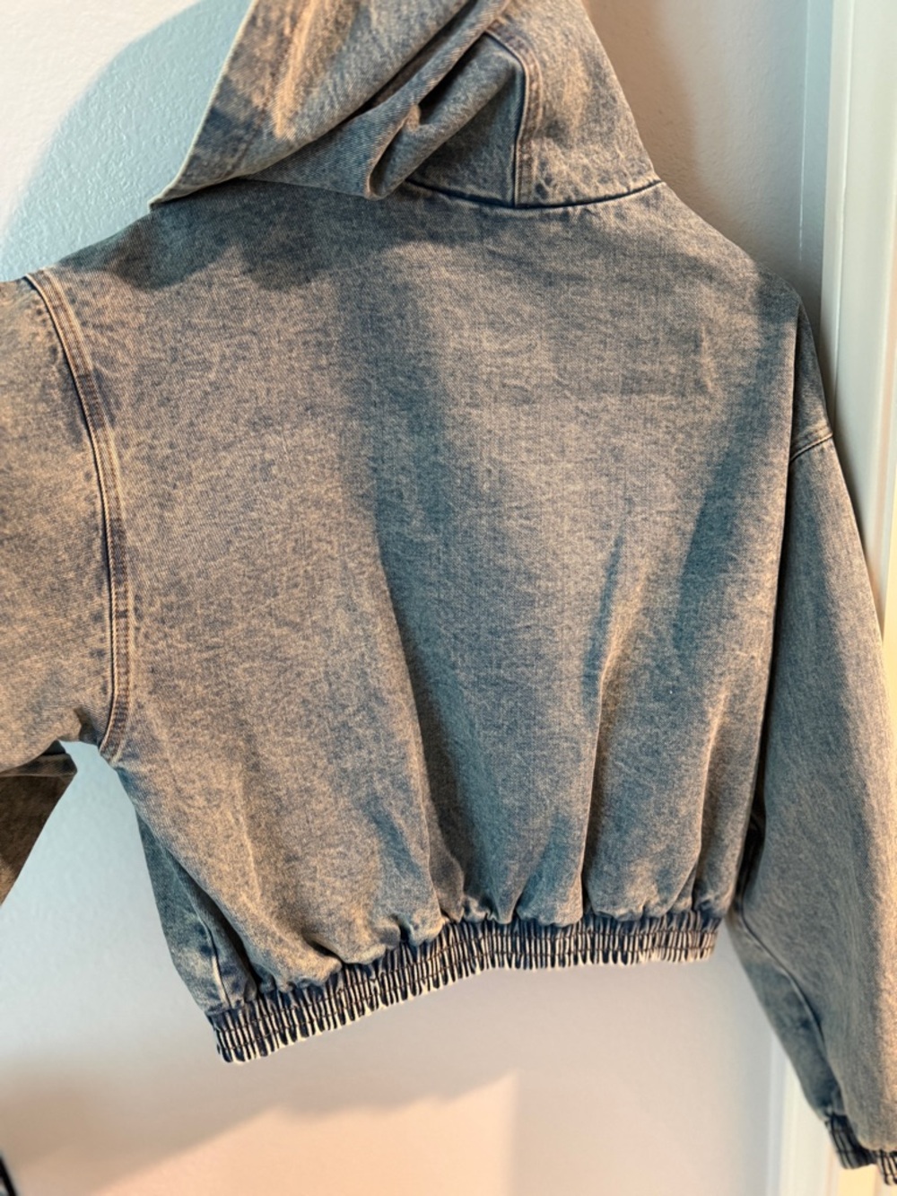 RSQ hooded denim lightweight jean jacket NWOT M - Picture 6 of 6
